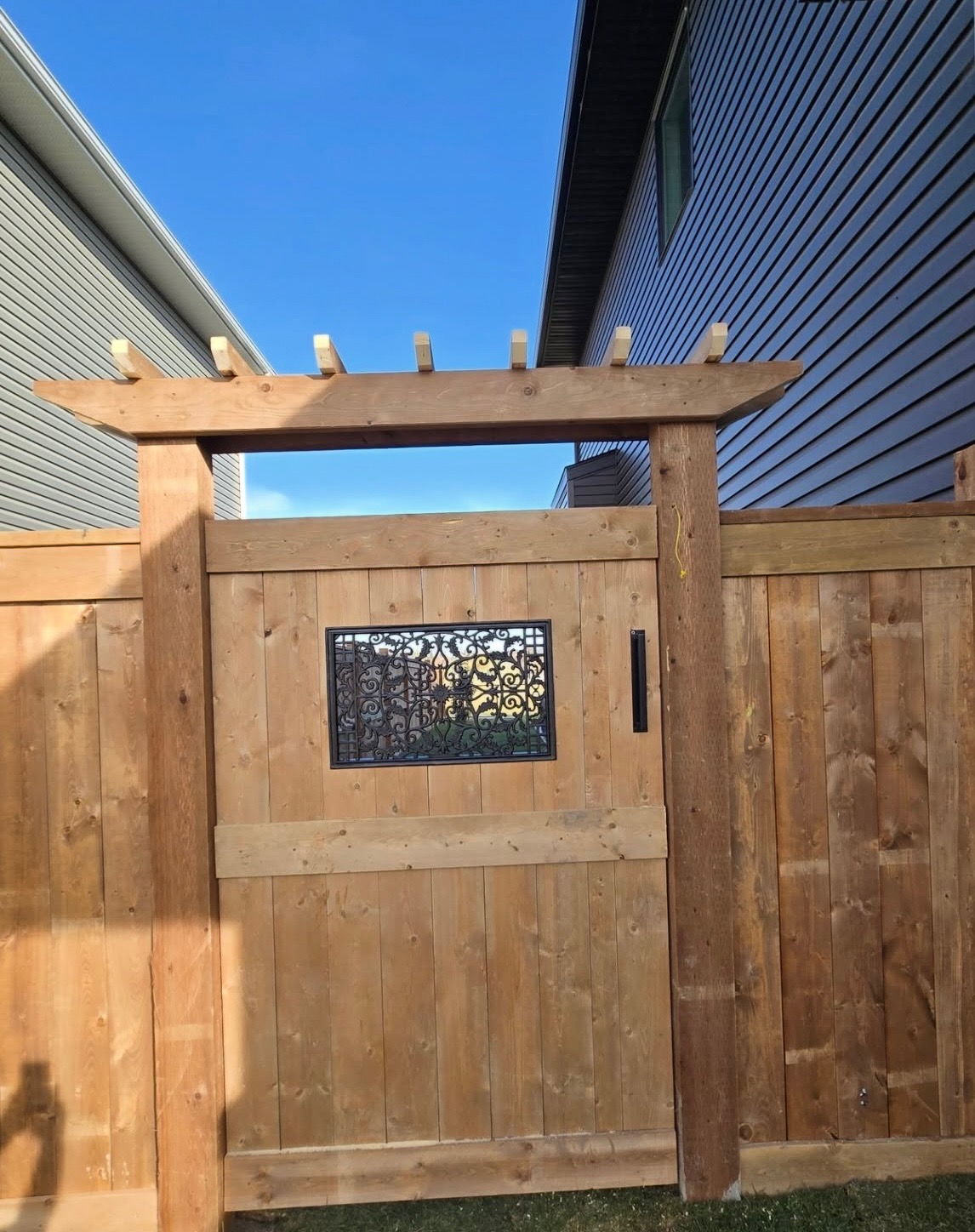 Custom Gate
